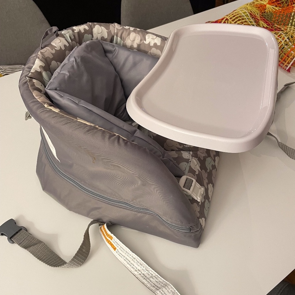 Baby booster seat with feeding tray